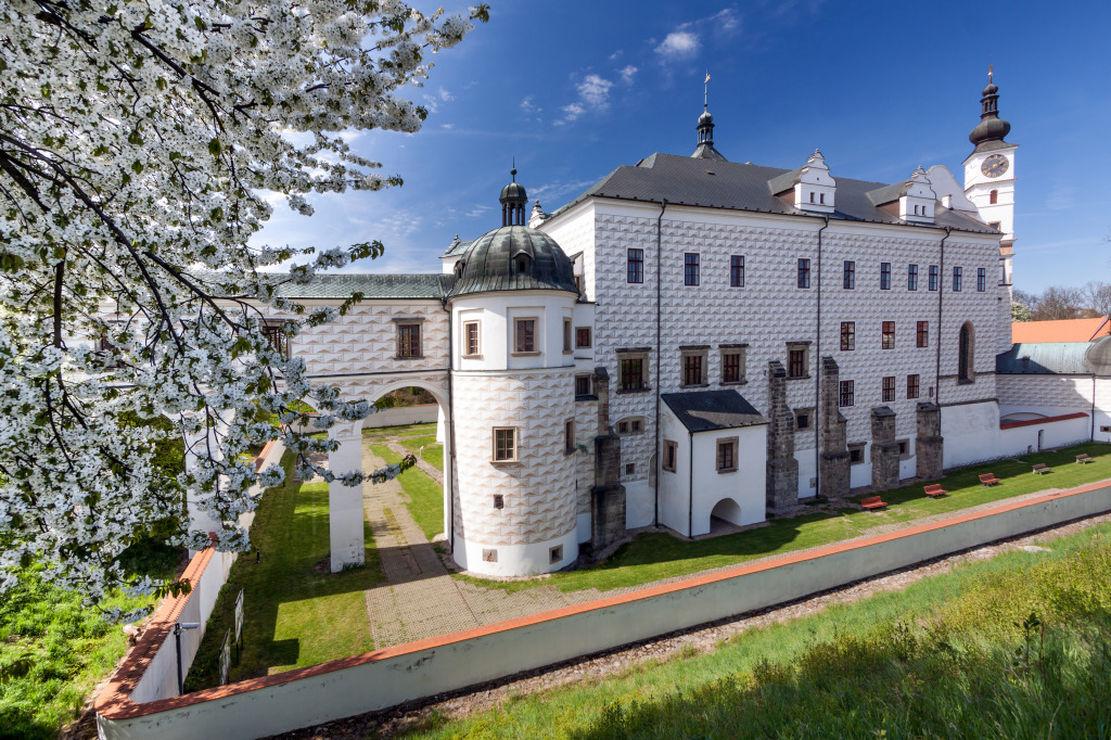 Pardubice Castle, Czech Republic jigsaw puzzle in Castles puzzles on TheJigsawPuzzles.com