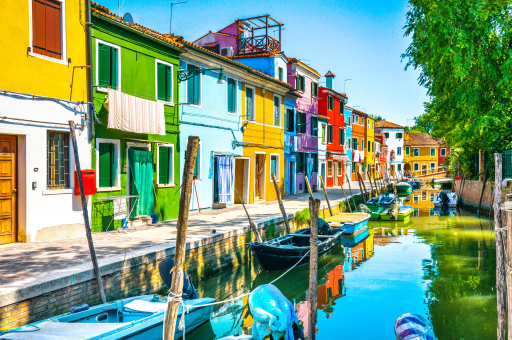 Burano Island, Venice, Italy jigsaw puzzle in Puzzle of the Day puzzles on TheJigsawPuzzles.com