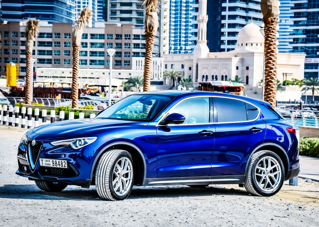 Alfa Romeo Stelvio SUV in Dubai jigsaw puzzle in Cars & Bikes puzzles on TheJigsawPuzzles.com