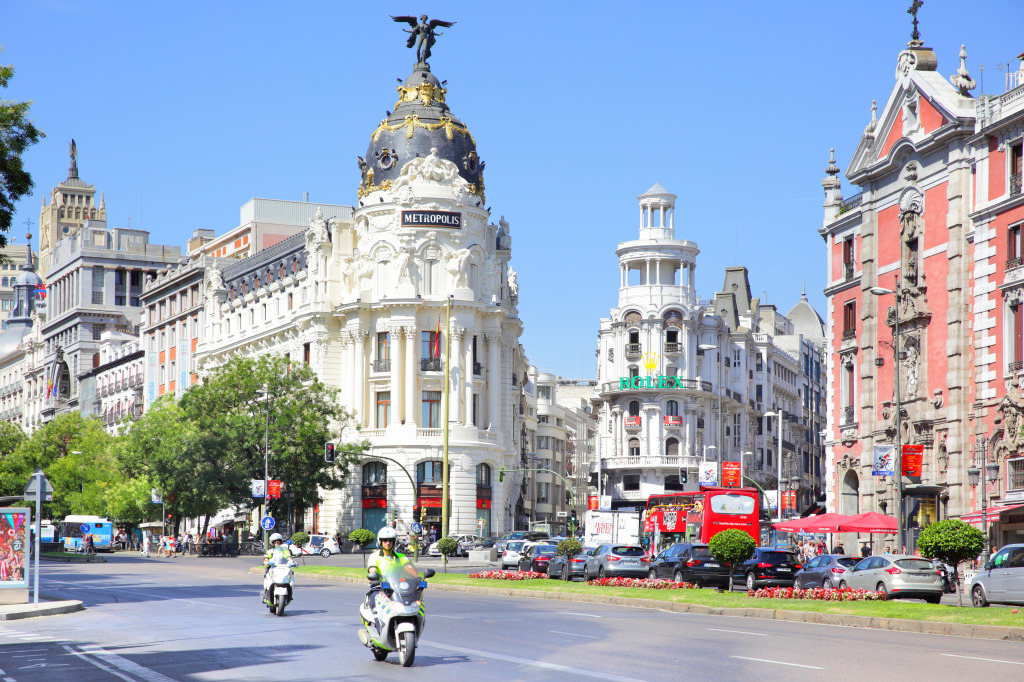 Metropolis Building, Madrid, Spain jigsaw puzzle in Street View puzzles on TheJigsawPuzzles.com