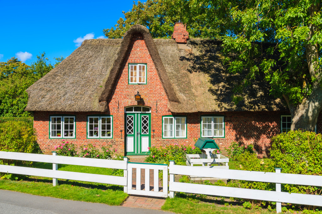 Keitum Village, Sylt Island, Germany jigsaw puzzle in Street View puzzles on TheJigsawPuzzles.com