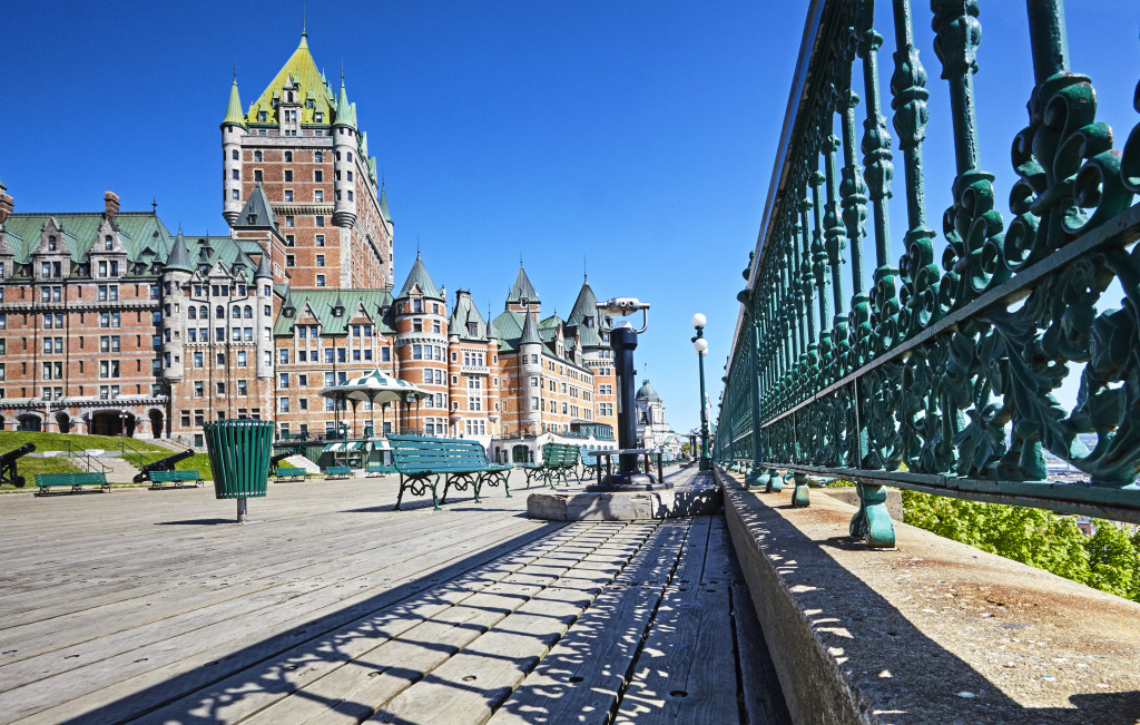 Chateau Frontenac and Boardwalk, Quebec City jigsaw puzzle in Castles puzzles on TheJigsawPuzzles.com