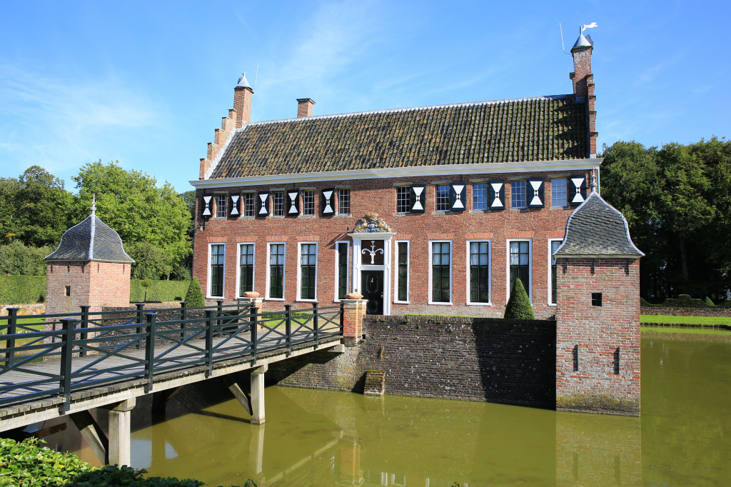 Castle de Menkemaborg, The Netherlands jigsaw puzzle in Castles puzzles on TheJigsawPuzzles.com