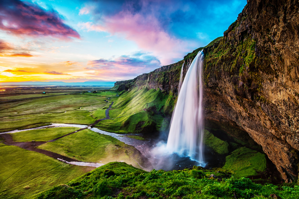 Seljalandsfoss Waterfall, Iceland jigsaw puzzle in Waterfalls puzzles on TheJigsawPuzzles.com