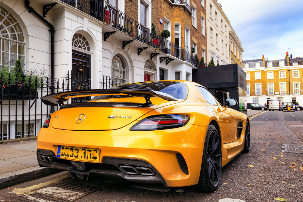 Mercedes AMG GT Coupe in London jigsaw puzzle in Cars & Bikes puzzles on TheJigsawPuzzles.com