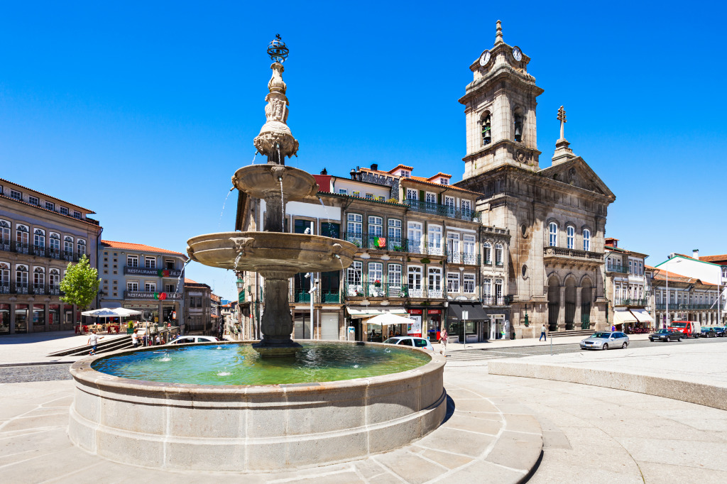 Toural Square in Guimaraes, Portugal jigsaw puzzle in Waterfalls puzzles on TheJigsawPuzzles.com