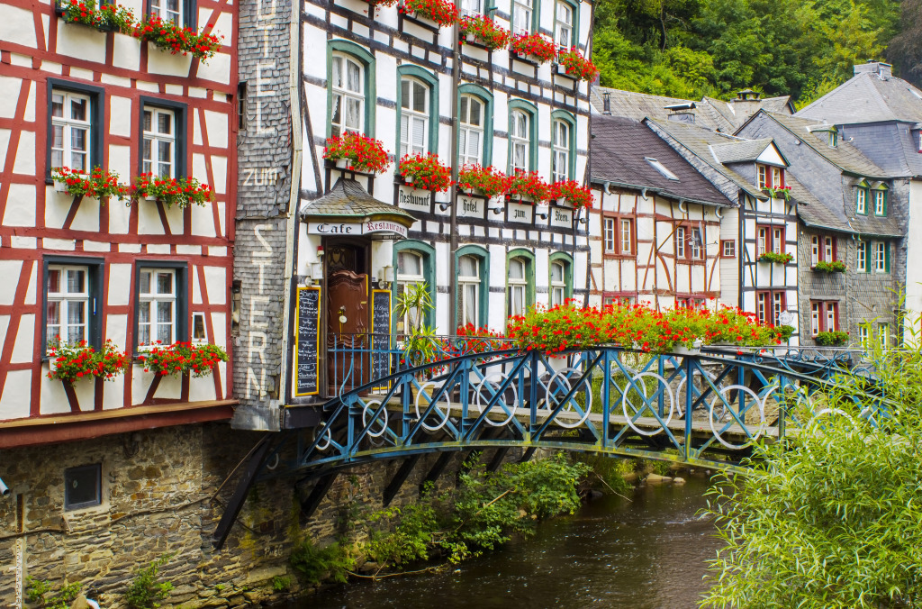 Monschau, Germany jigsaw puzzle in Bridges puzzles on TheJigsawPuzzles.com