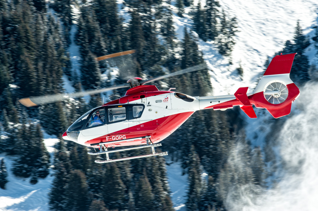 Eurocopter EC135 T1 Helicopter in Courchevel jigsaw puzzle in Aviation puzzles on TheJigsawPuzzles.com