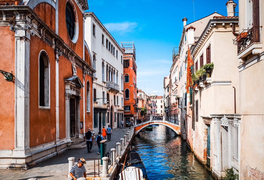 Old Buildings in Venice, Italy jigsaw puzzle in Bridges puzzles on TheJigsawPuzzles.com