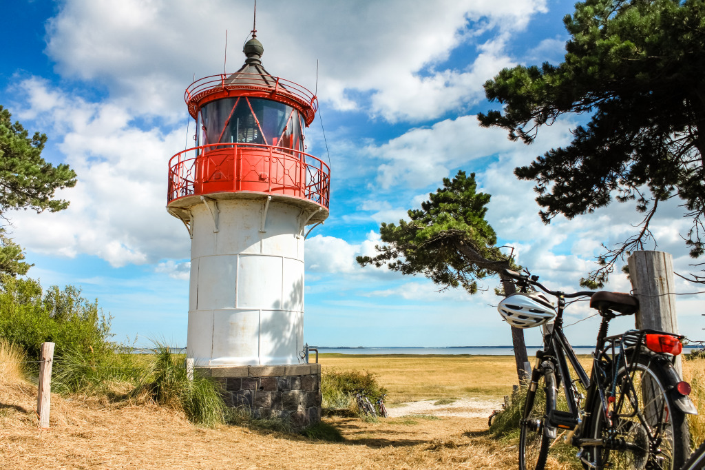 Lighthouse Gellen, Hiddensee Island jigsaw puzzle in Great Sightings puzzles on TheJigsawPuzzles.com