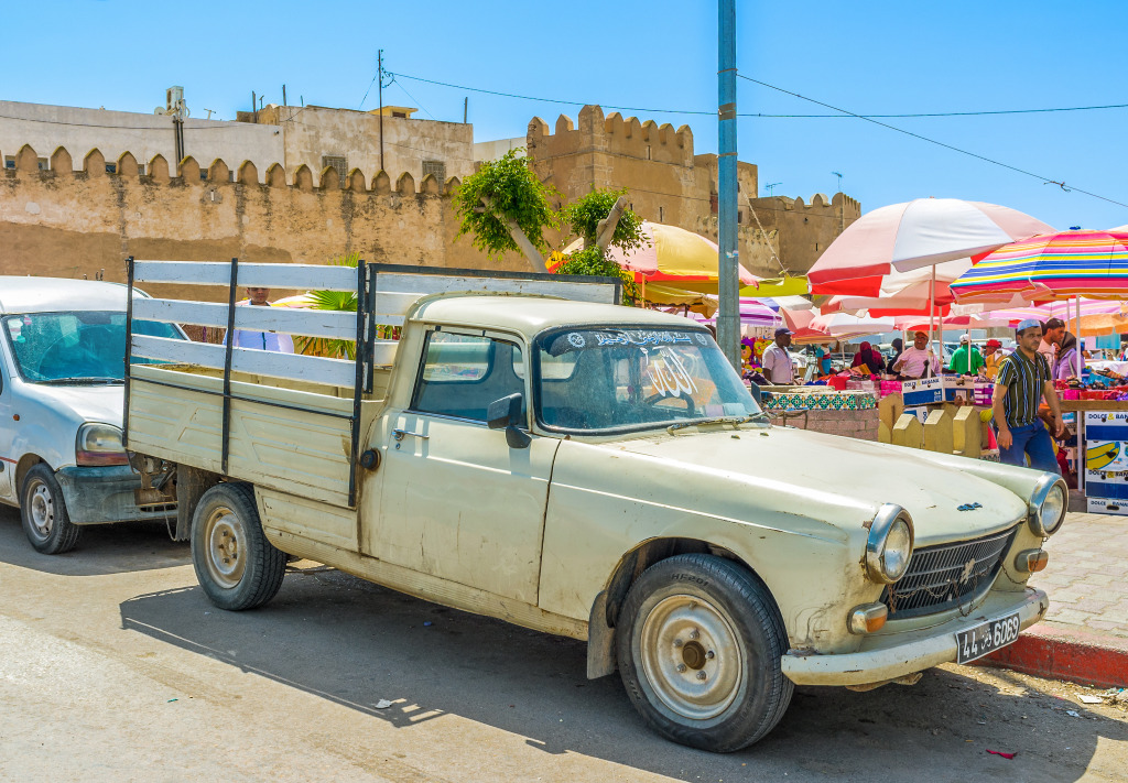 Old Pickup in Sfax, Tunisia jigsaw puzzle in Cars & Bikes puzzles on TheJigsawPuzzles.com