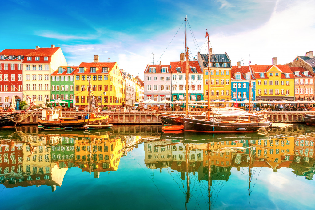 Nyhavn Waterfront, Copenhagen, Denmark jigsaw puzzle in Street View puzzles on TheJigsawPuzzles.com