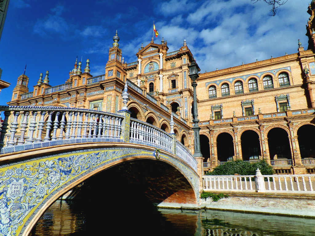 Plaza de España, Seville, Spain jigsaw puzzle in Bridges puzzles on TheJigsawPuzzles.com