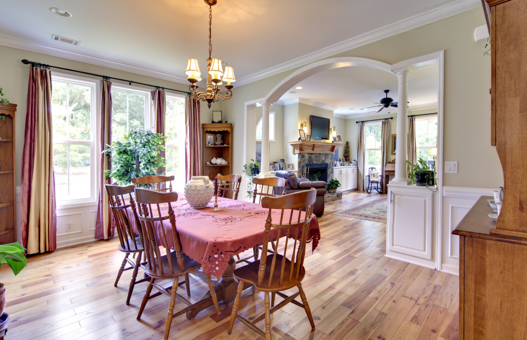 Traditional Dining Room jigsaw puzzle in Puzzle of the Day puzzles on TheJigsawPuzzles.com