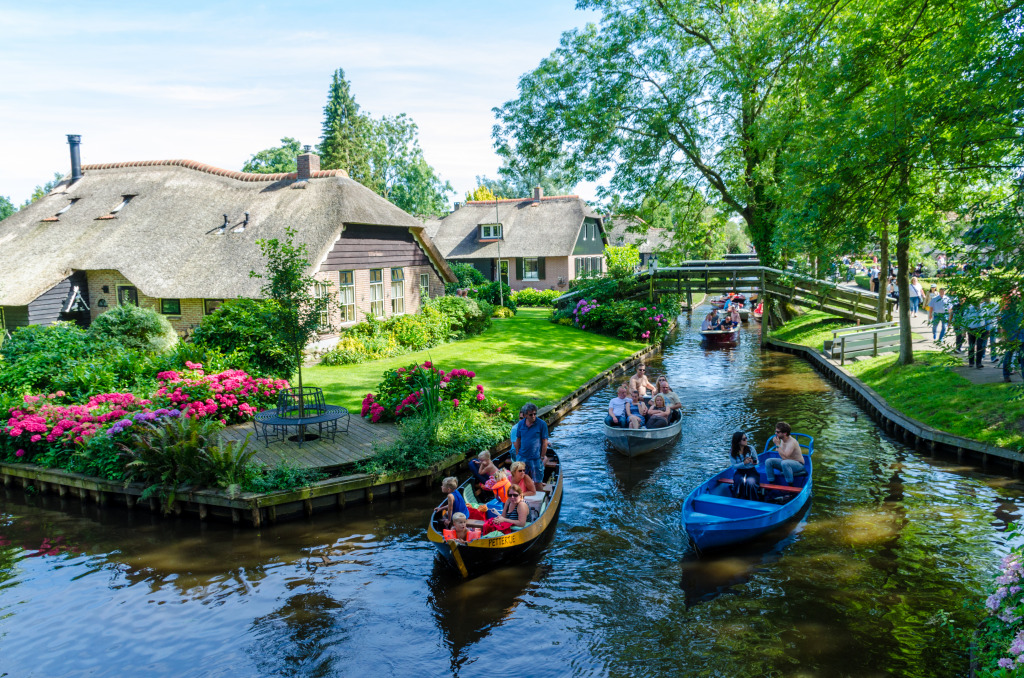 Giethoorn, The Netherlands jigsaw puzzle in Street View puzzles on TheJigsawPuzzles.com