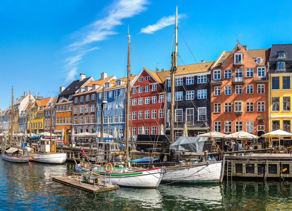 Nyhavn Waterfront, Copenhagen, Denmark jigsaw puzzle in Street View puzzles on TheJigsawPuzzles.com