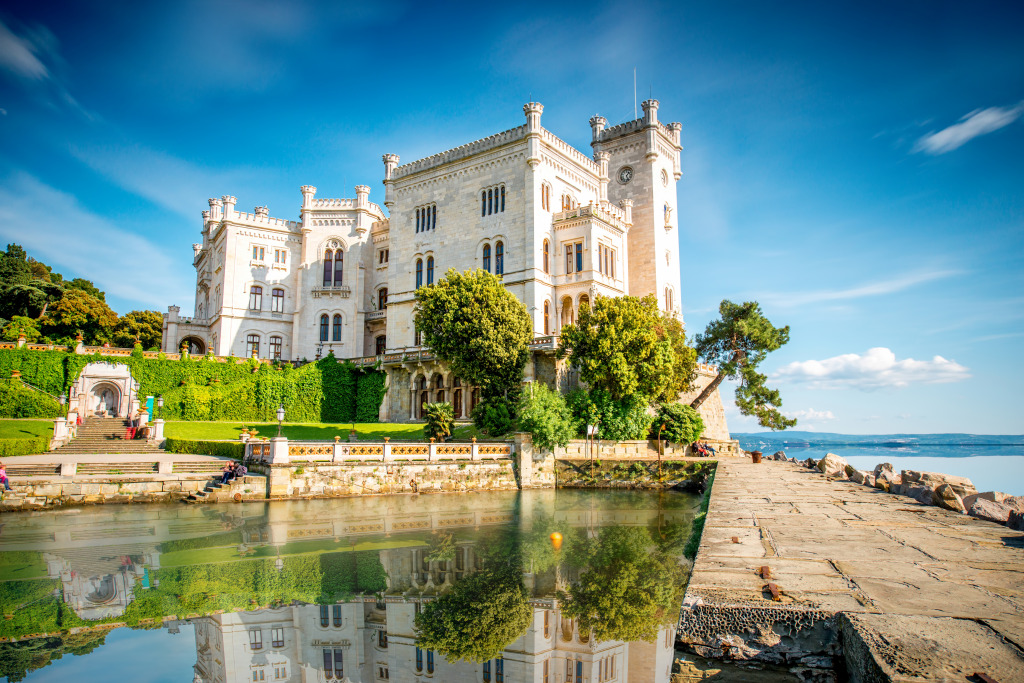 Miramare Castle, Gulf of Trieste, Italy jigsaw puzzle in Castles puzzles on TheJigsawPuzzles.com