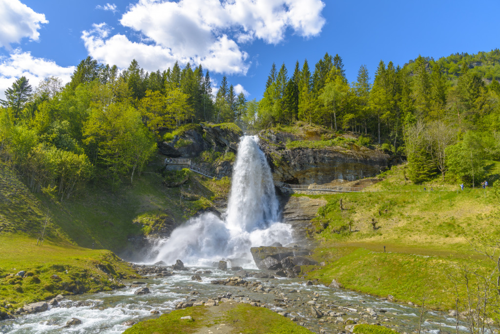 Steinsdalsfossen Waterfall, Norway jigsaw puzzle in Waterfalls puzzles on TheJigsawPuzzles.com