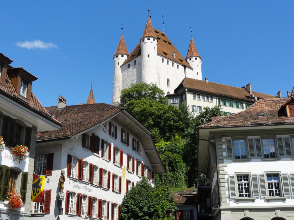 Schloss Thun, Switzerland jigsaw puzzle in Castles puzzles on TheJigsawPuzzles.com