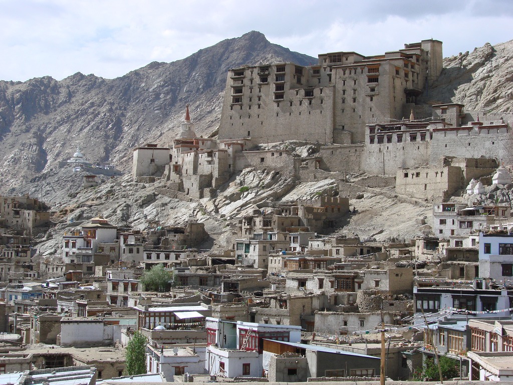 Leh Palace, India jigsaw puzzle in Castles puzzles on TheJigsawPuzzles.com