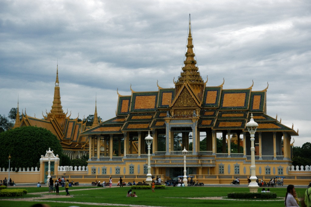 Phnom Penh Royal Palace jigsaw puzzle in Castles puzzles on TheJigsawPuzzles.com