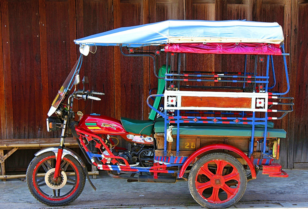 Tuk-Tuk Taxi in Thailand jigsaw puzzle in Cars & Bikes puzzles on TheJigsawPuzzles.com