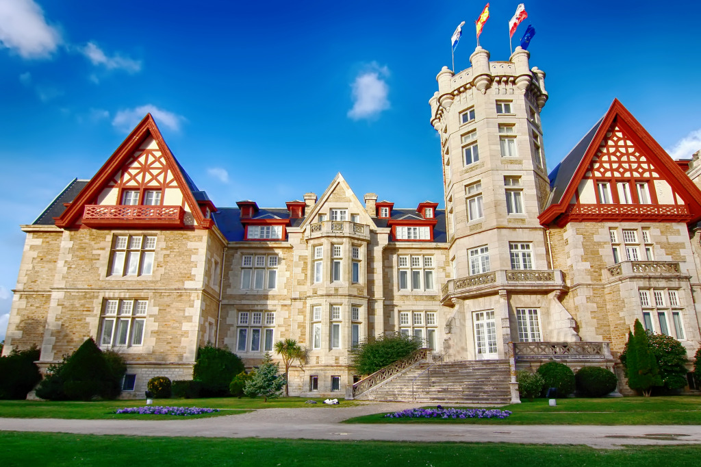 Magdalena Palace in Santander, Spain jigsaw puzzle in Castles puzzles on TheJigsawPuzzles.com