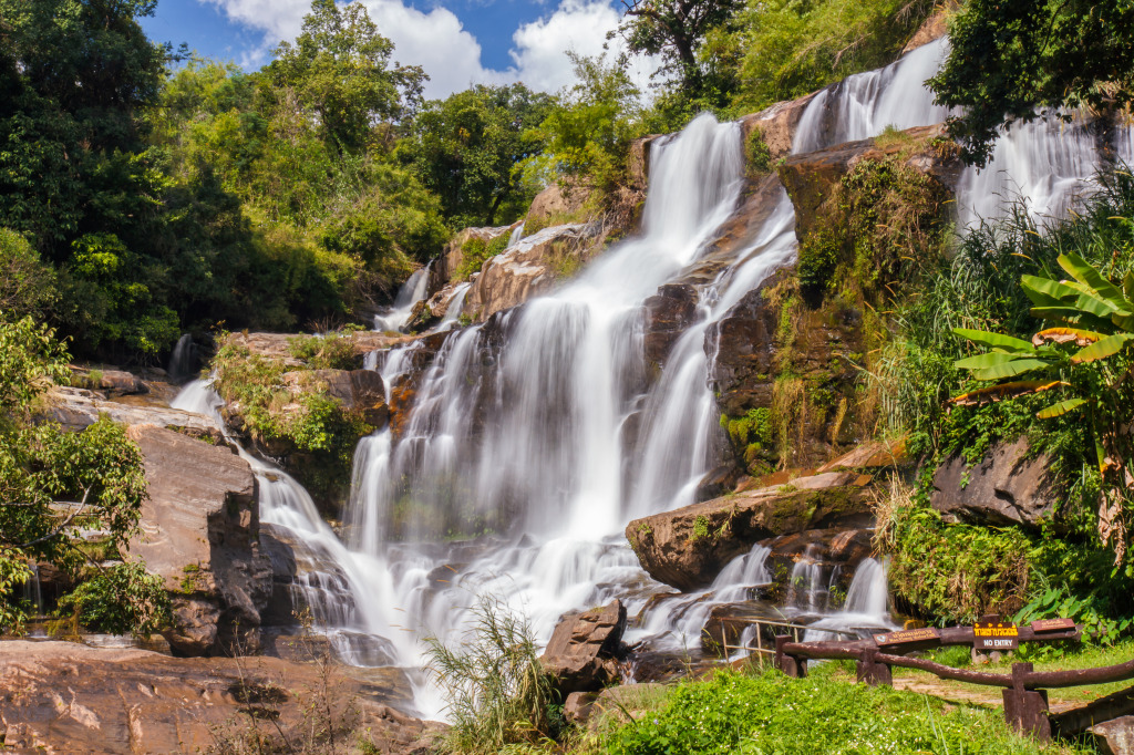 Mae Klang Waterfall, Chiang Mai, Thailand jigsaw puzzle in Waterfalls puzzles on TheJigsawPuzzles.com