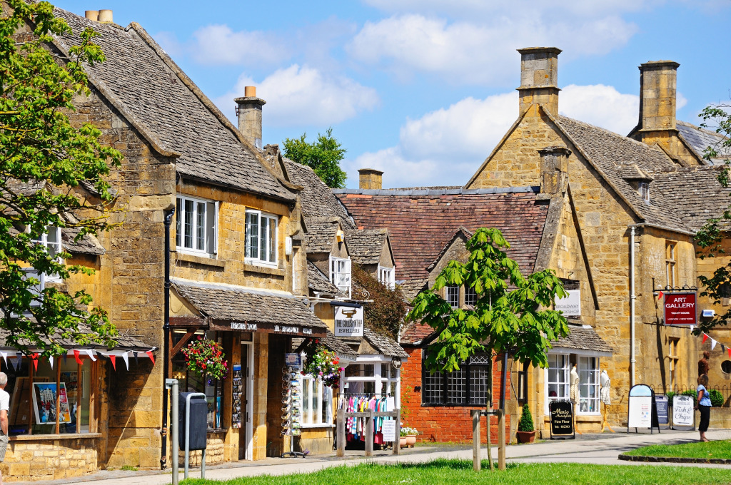 Broadway, Worcestershire, United Kingdom jigsaw puzzle in Street View puzzles on TheJigsawPuzzles.com