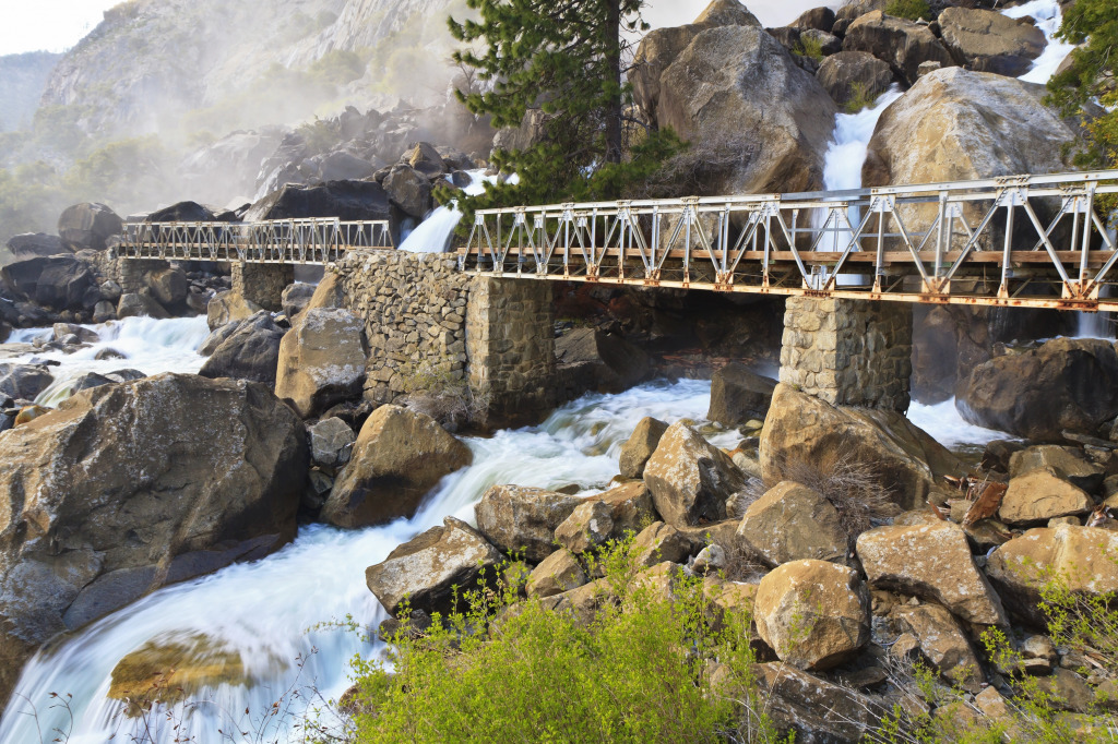 Wapama Falls, Yosemite National Park jigsaw puzzle in Waterfalls puzzles on TheJigsawPuzzles.com