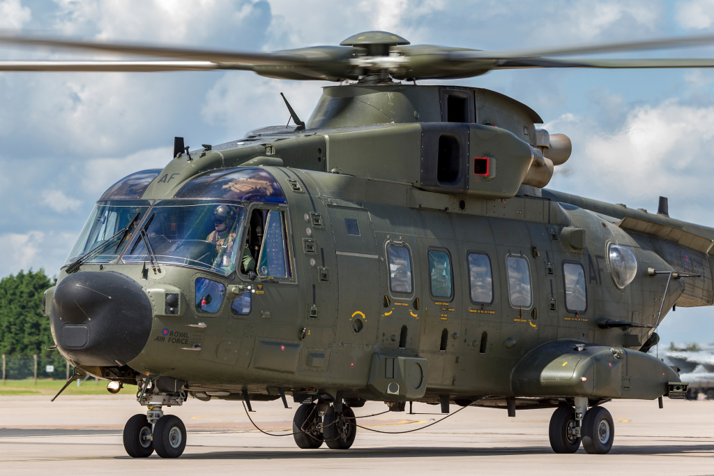 AgustaWestland Merlin HC3, Lincolnshire UK jigsaw puzzle in Aviation puzzles on TheJigsawPuzzles.com