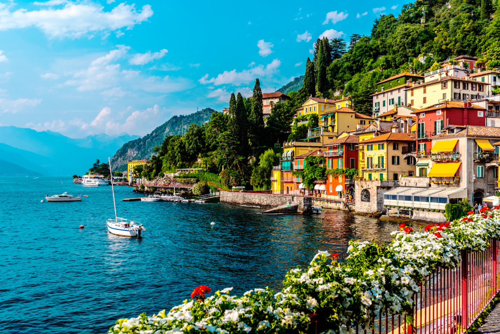 Varenna, Lake Como, Italy jigsaw puzzle in Great Sightings puzzles on TheJigsawPuzzles.com