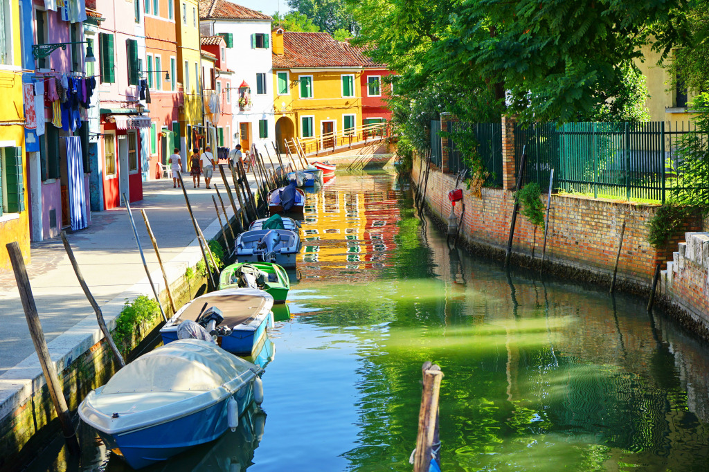 Burano Island in Venice jigsaw puzzle in Street View puzzles on TheJigsawPuzzles.com