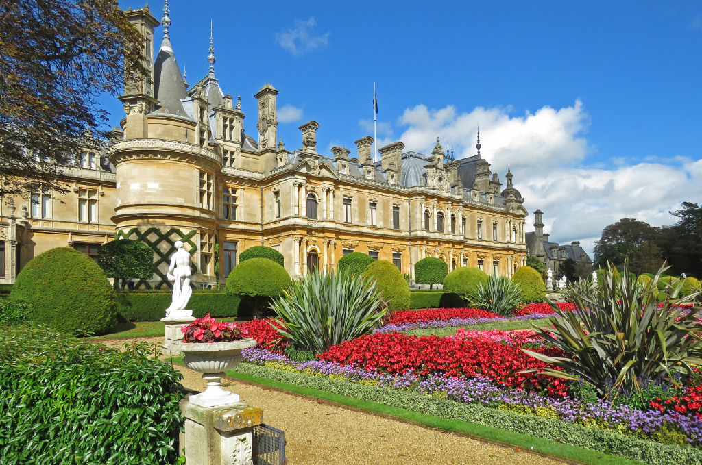 Waddesdon Manor House, Buckinghamshire, England jigsaw puzzle in Castles puzzles on TheJigsawPuzzles.com