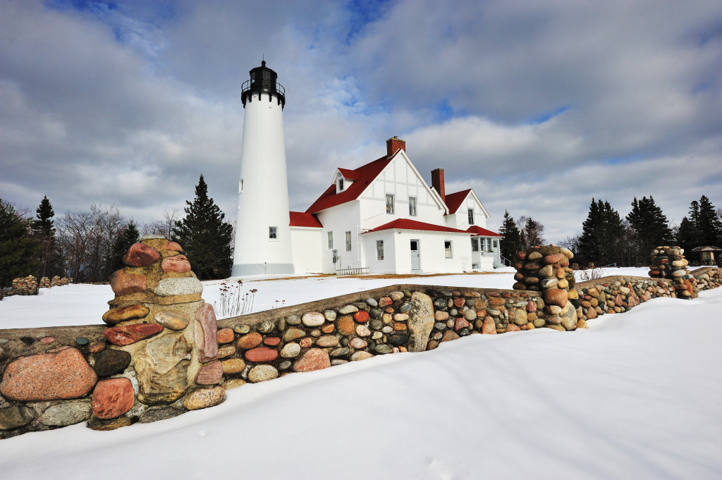 Point Iroquois Lighthouse, Whitefish Bay, Michigan jigsaw puzzle in Great Sightings puzzles on TheJigsawPuzzles.com