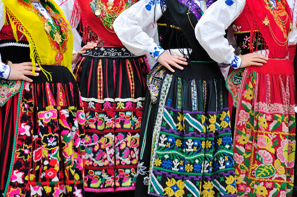 Traditional Folk Costumes, Portugal jigsaw puzzle in People puzzles on TheJigsawPuzzles.com