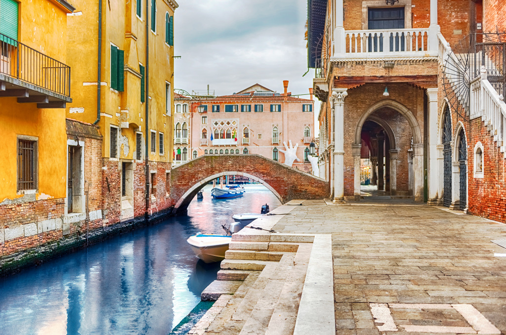 San Polo District of Venice jigsaw puzzle in Bridges puzzles on TheJigsawPuzzles.com