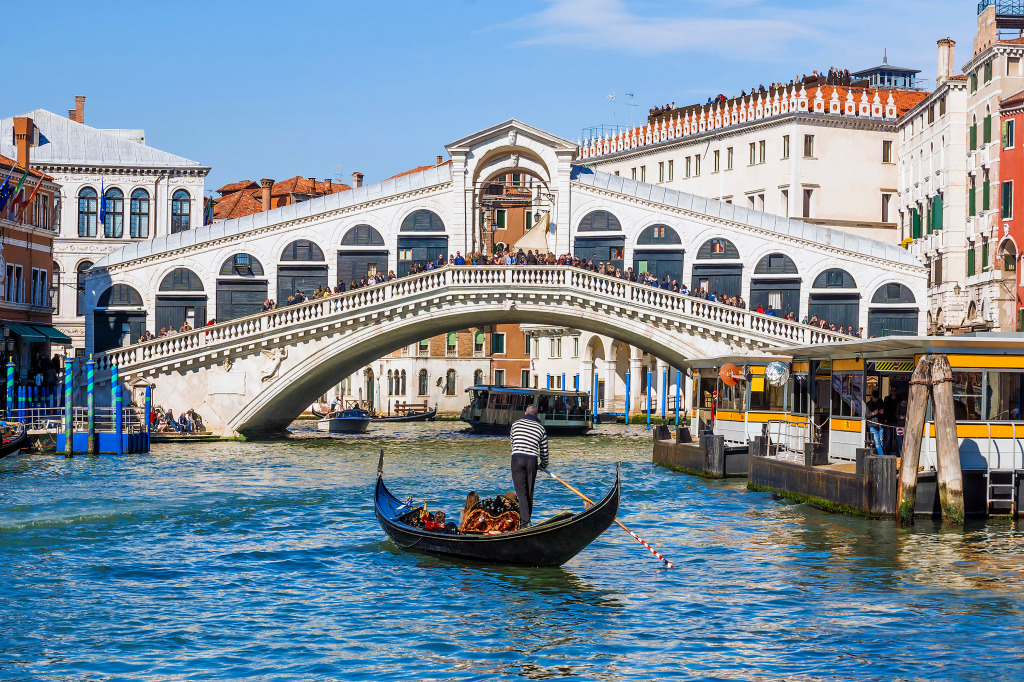 Rialto Bridge in Venice, Italy jigsaw puzzle in Bridges puzzles on TheJigsawPuzzles.com