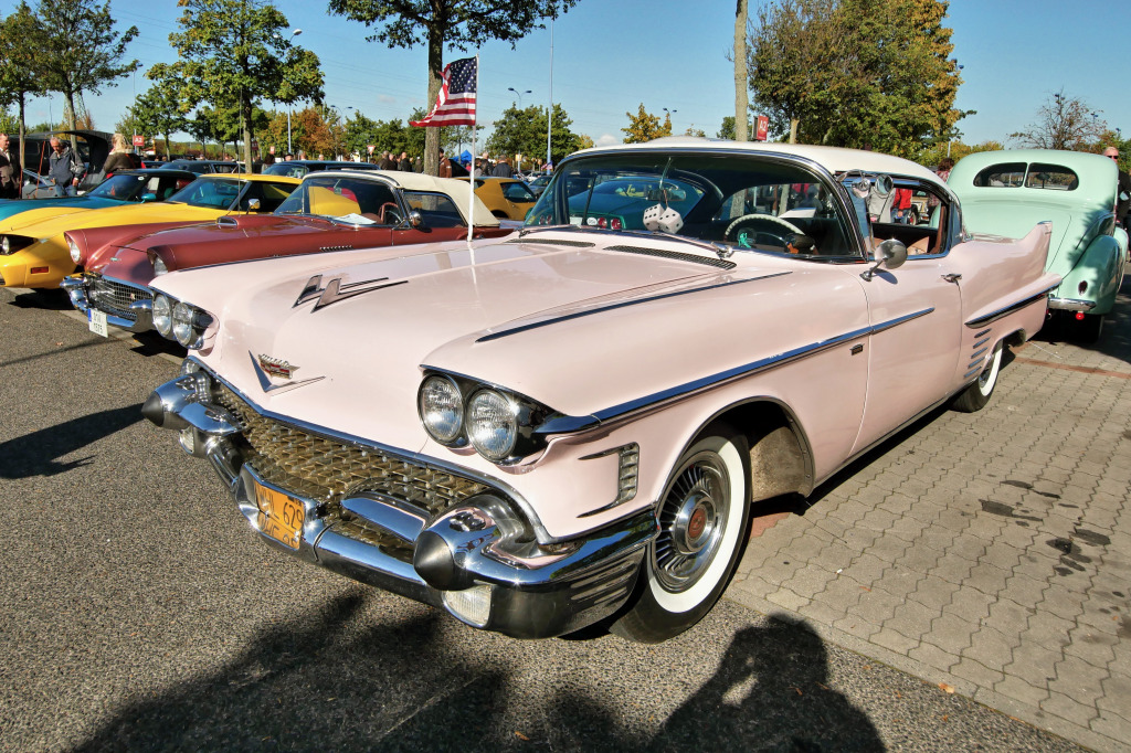 Pink Cadillac in Prague, Czech Republic jigsaw puzzle in Cars & Bikes puzzles on TheJigsawPuzzles.com