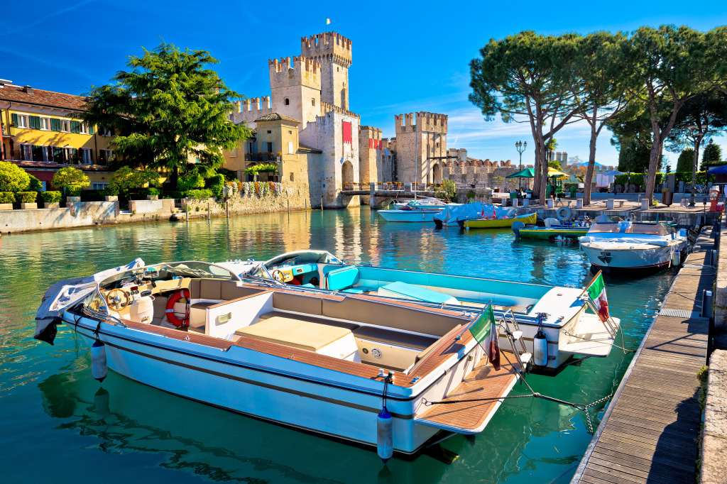 Town of Sirmione, Lago di Garda, Italy jigsaw puzzle in Castles puzzles on TheJigsawPuzzles.com
