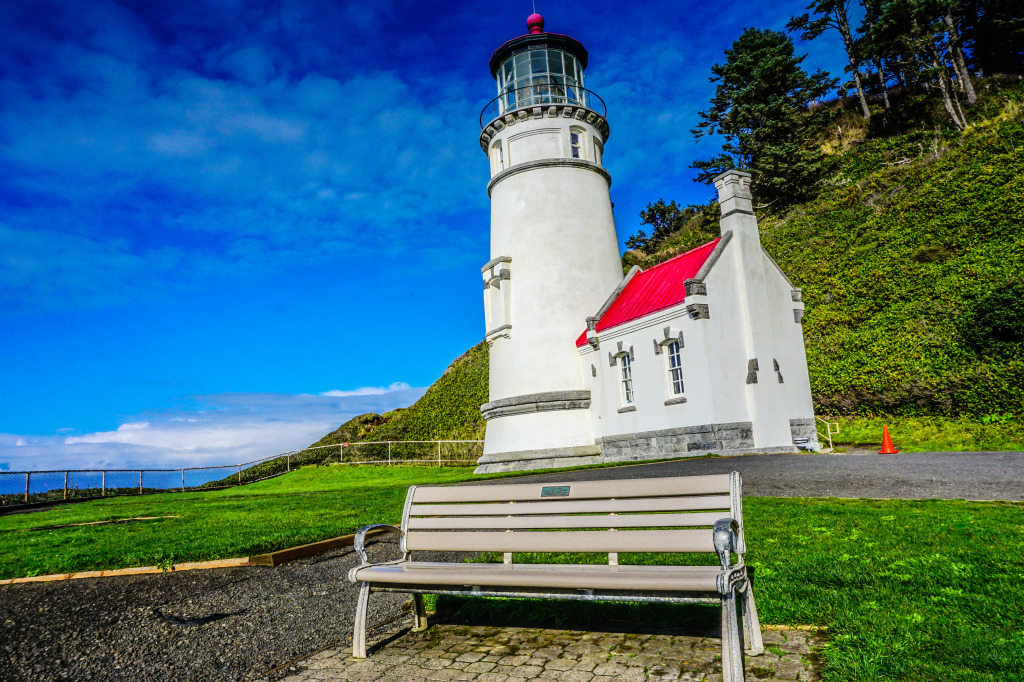 Heceta Head Lighthouse, Oregon Coast jigsaw puzzle in Great Sightings puzzles on TheJigsawPuzzles.com