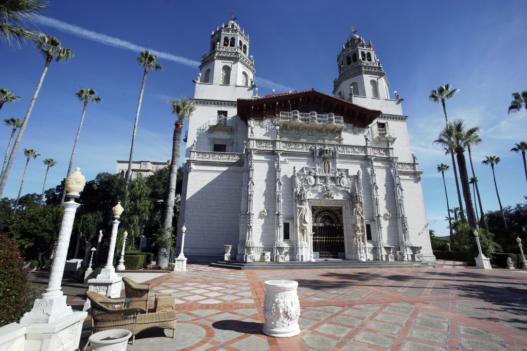 Hearst Castle, San Simeon, California jigsaw puzzle in Castles puzzles on TheJigsawPuzzles.com