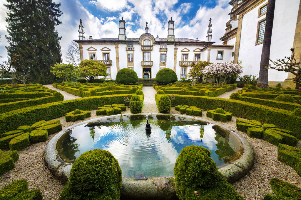 Mateus Palace, Portugal jigsaw puzzle in Castles puzzles on TheJigsawPuzzles.com