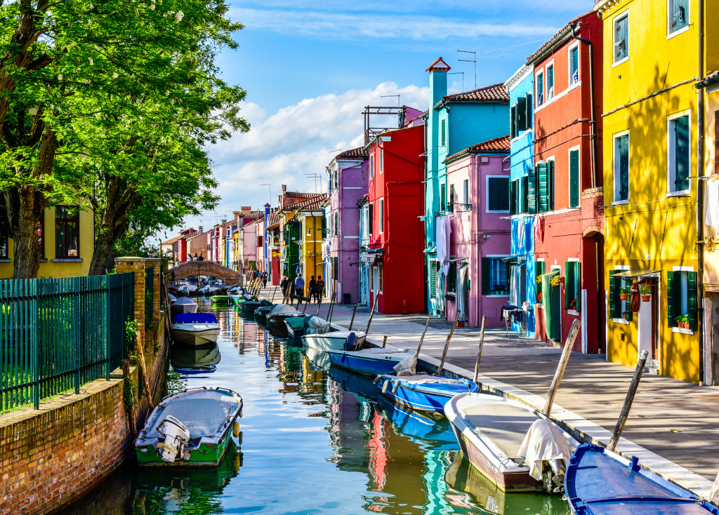 Colorful Houses in Burano, Venice jigsaw puzzle in Puzzle of the Day puzzles on TheJigsawPuzzles.com