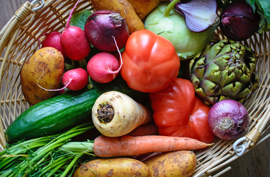 Fresh Vegetables in a Basket jigsaw puzzle in Fruits & Veggies puzzles on TheJigsawPuzzles.com