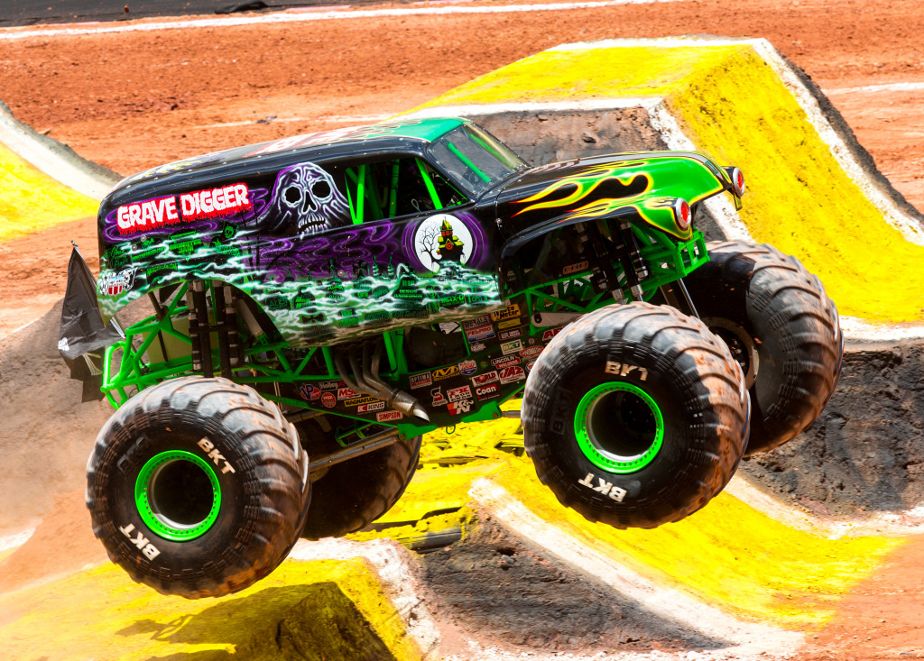 Monster Jam, Sao Paulo, Brazil jigsaw puzzle in Cars & Bikes puzzles on TheJigsawPuzzles.com