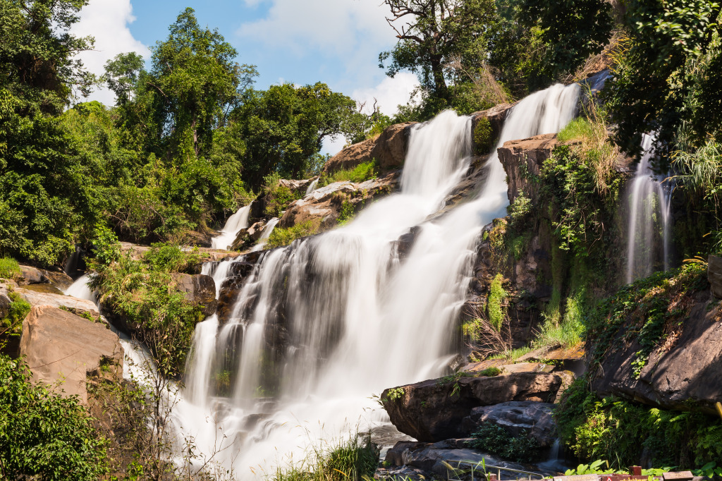 Mae Klang Waterfall, Chiang Mai, Thailand jigsaw puzzle in Waterfalls puzzles on TheJigsawPuzzles.com