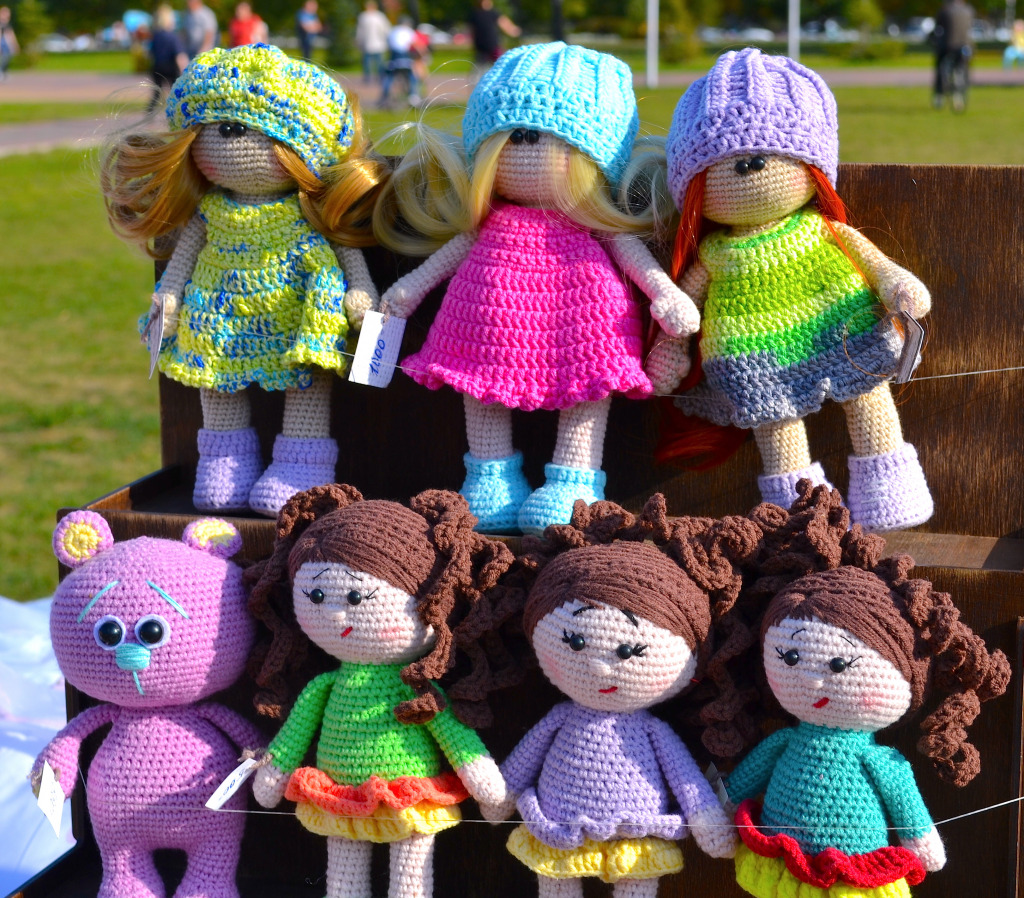 Handmade Dolls in the Park jigsaw puzzle in Handmade puzzles on TheJigsawPuzzles.com