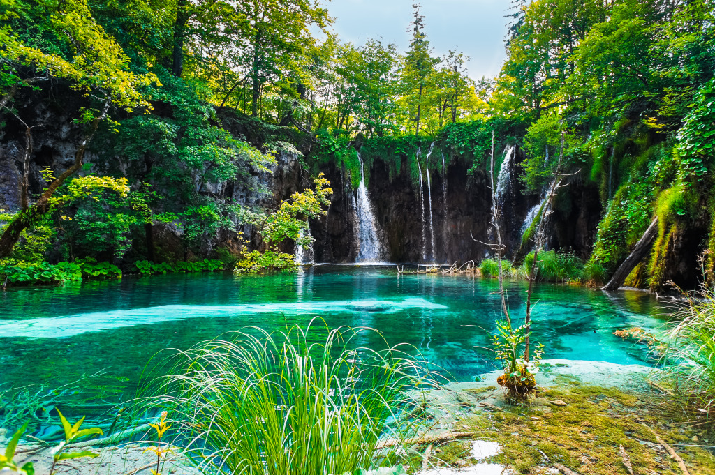 Turquoise Lake jigsaw puzzle in Waterfalls puzzles on TheJigsawPuzzles.com