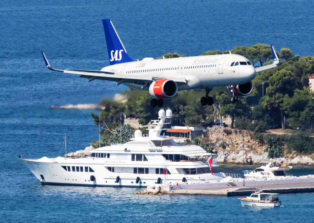 Skiathos, Greece jigsaw puzzle in Aviation puzzles on TheJigsawPuzzles.com